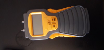 Te metalowe części wbija się w drewno